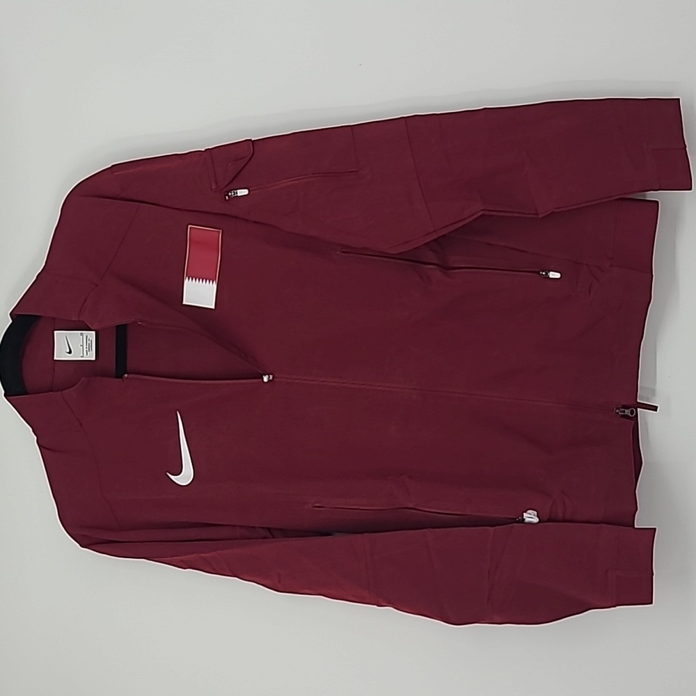 NWOT nike pro elite team Qatar running podium jacket small